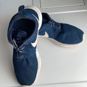 Nike ROSHE sneakers blue boys size 7 Y